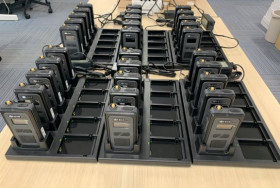 全作業員に無線機を支給